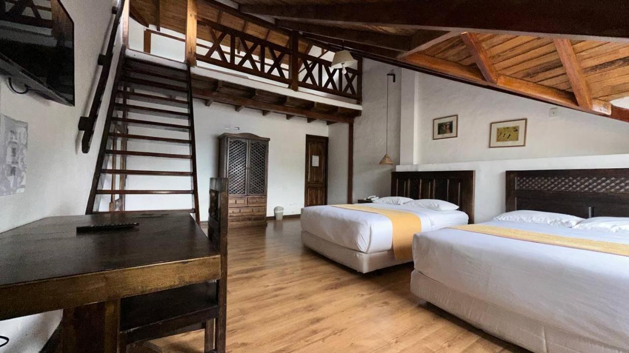 Hotel Noris Alausi Exterior photo